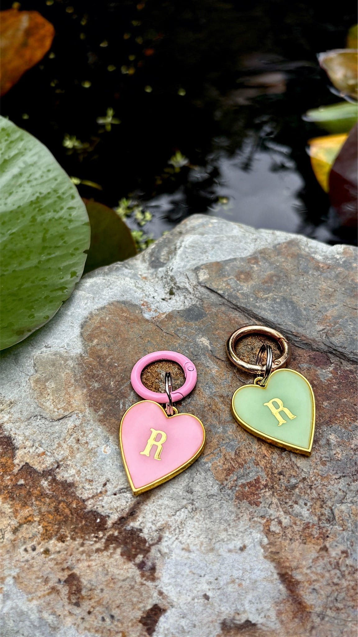 resin love hearts - tag