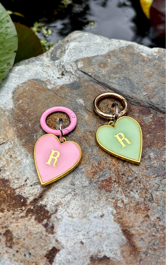 resin love hearts - tag
